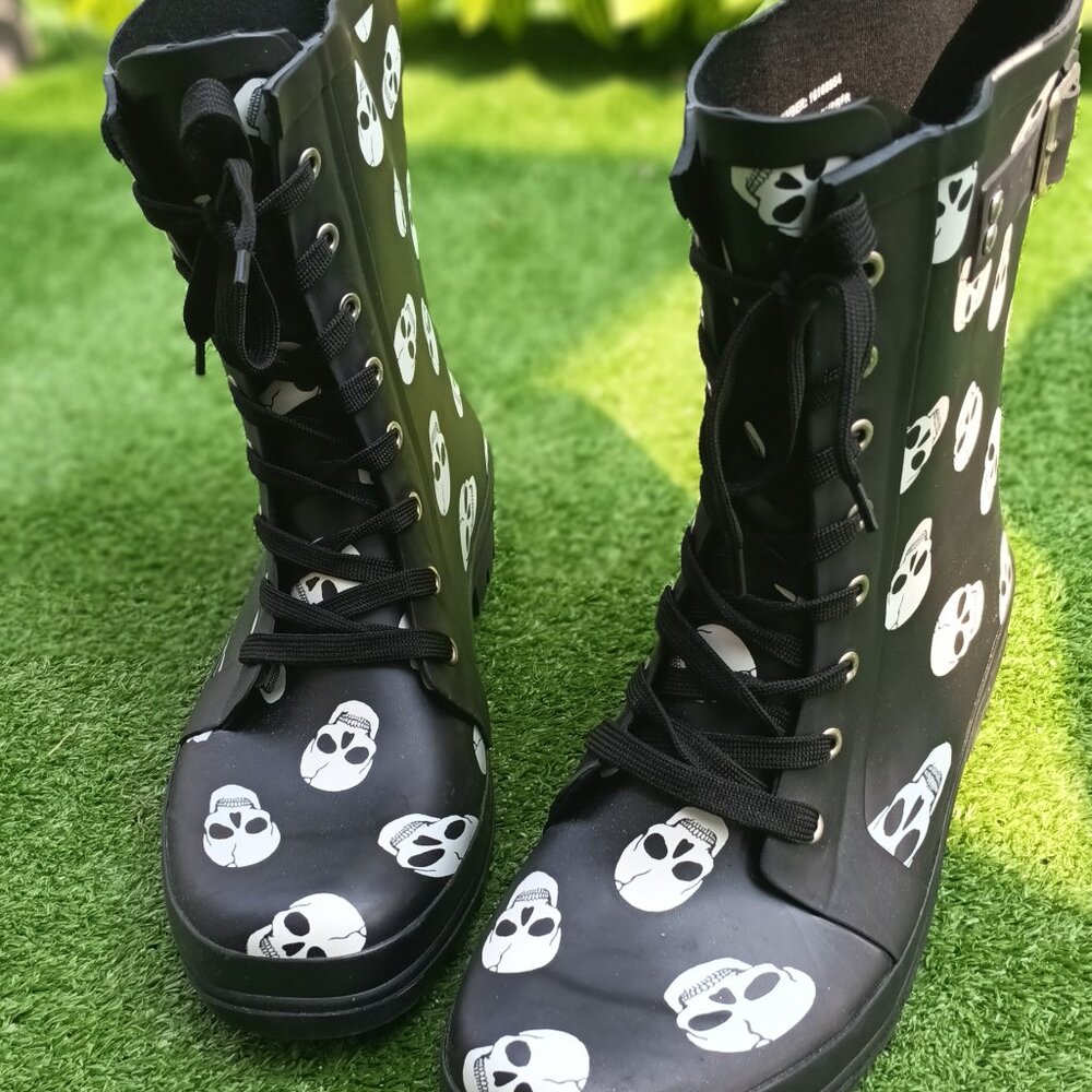Torrid Size 13 Womens Skull Rain Boots